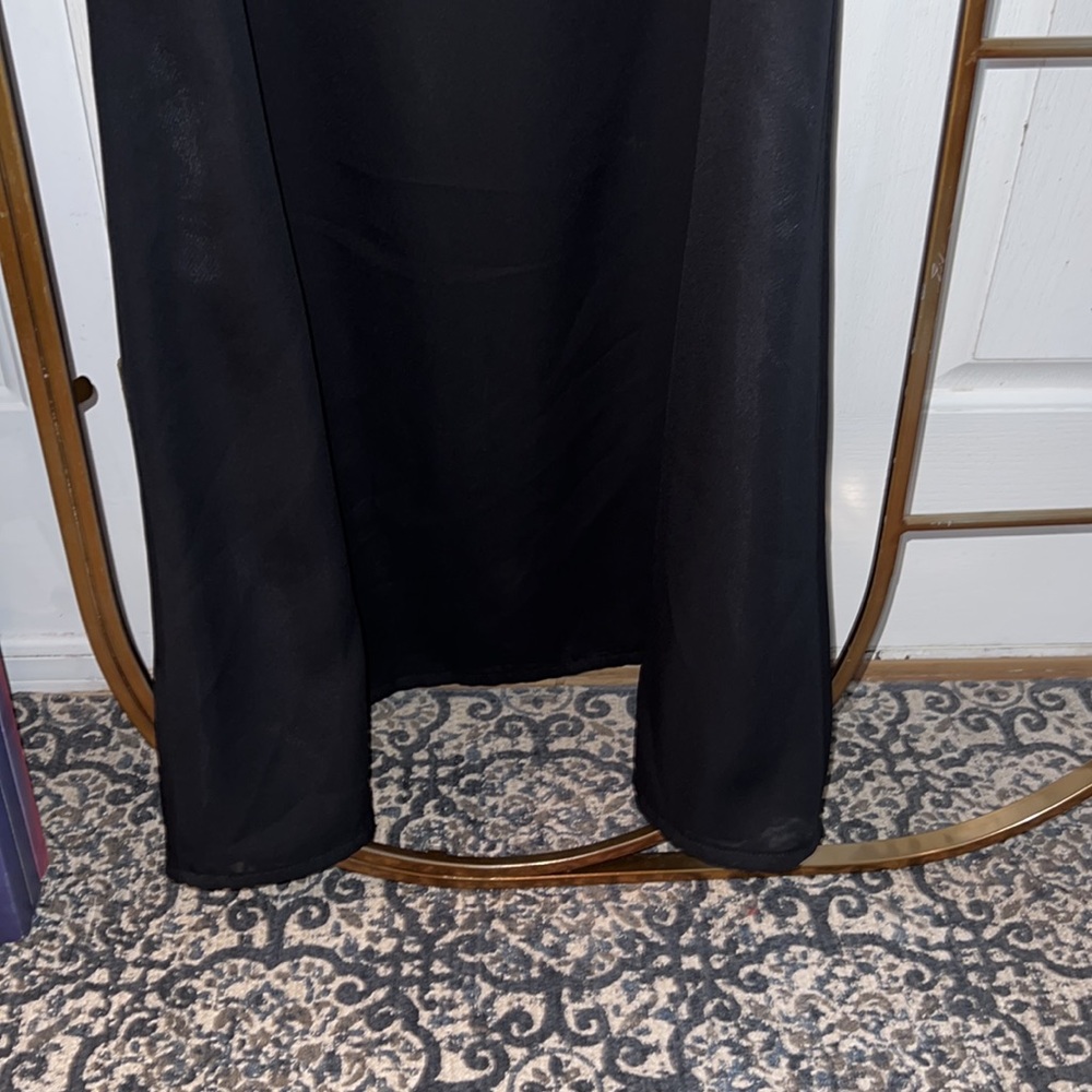 Black Performance Gown - Picture 2 of 6